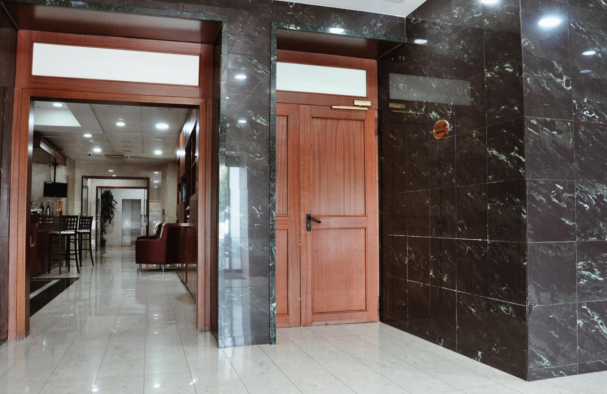 Millennium Gold Hotel Наполи Екстериор снимка