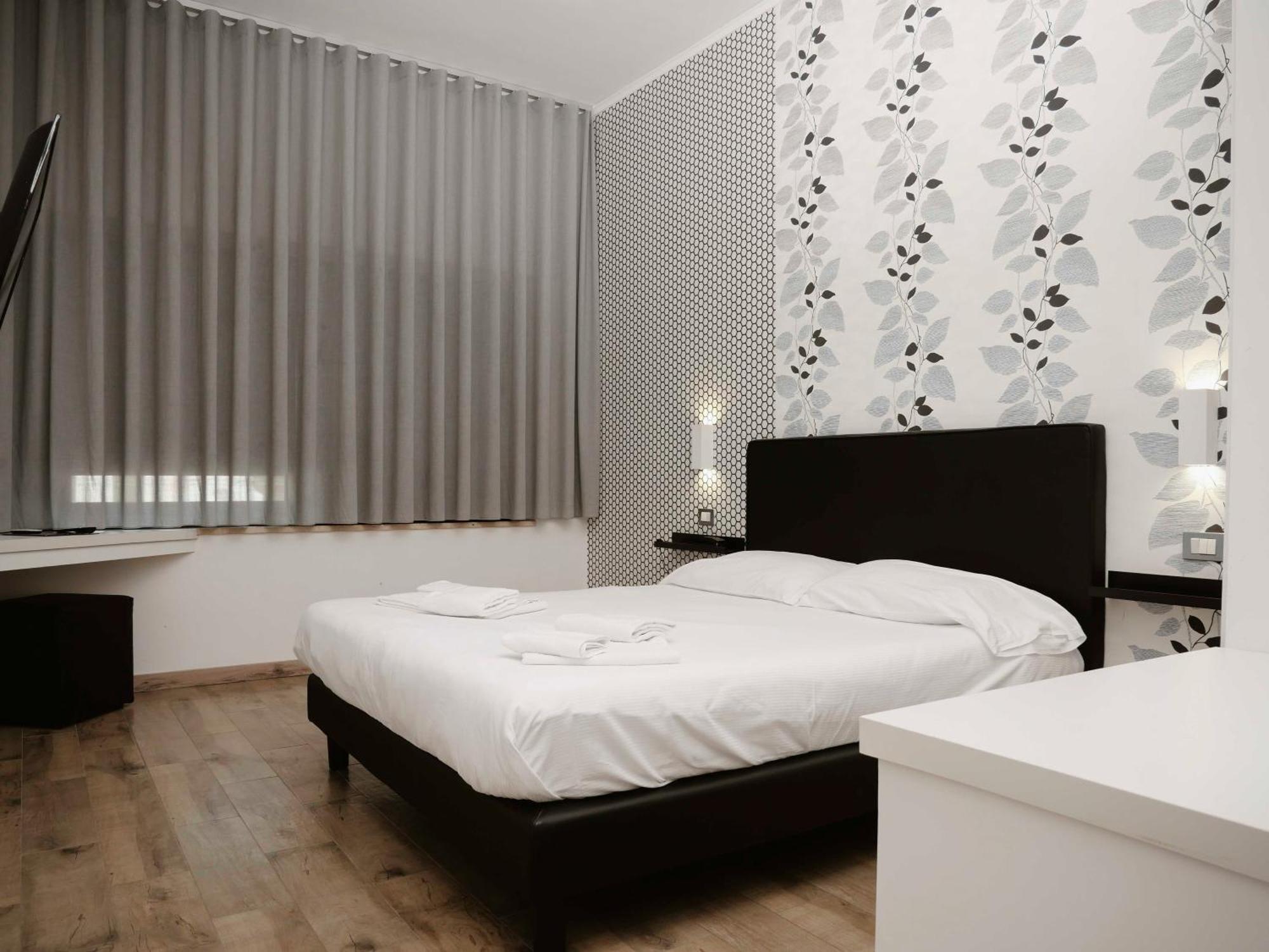 Millennium Gold Hotel Наполи Екстериор снимка